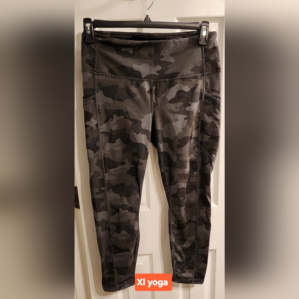 Camouflage Leggings Size Xl